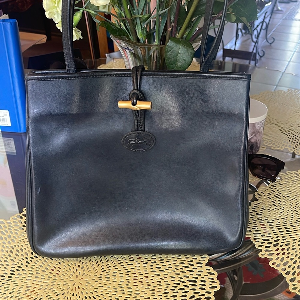 LONGCHAMP black leather bag. Gold hardware. Any questions please ask.